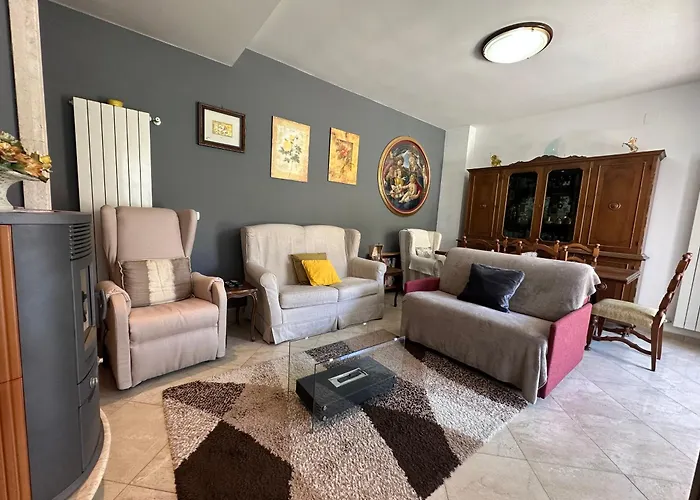 Villa Marcellina - Piazza San Giovanni, Giardino Privato, Jacuzzi, Barbecue e Parcheggio Privato